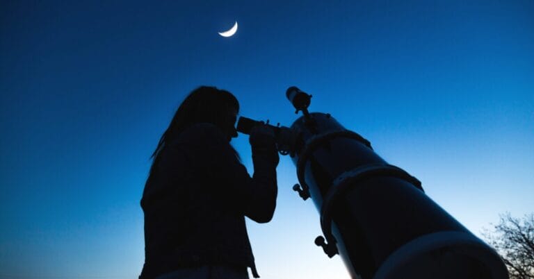 A Beginner’s Guide: How To Use a Telescope To See The Moon