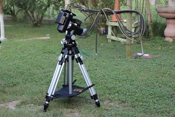 10Micron GM1000 HPS, a high-precision equatorial mount known for its absolute encoders, accurate GoTo capabilities, and suitability for telescopes up to 55 lbs.